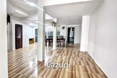 4 Bedroom 6 Bathroom 28 Sq.w Leo Classic Place
