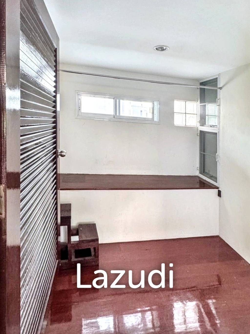 4 Bedroom 6 Bathroom 28 Sq.w Leo Classic Place