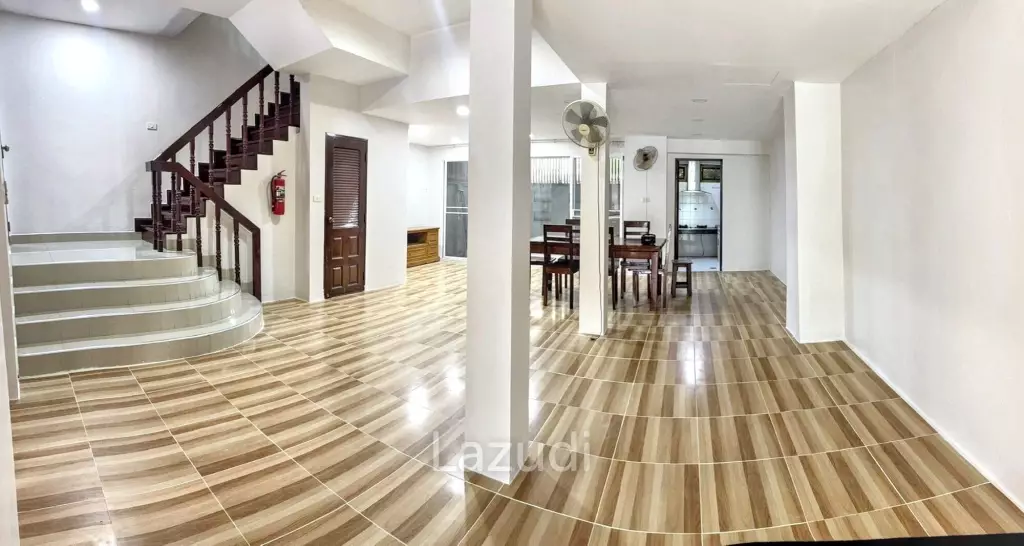 4 Bedroom 6 Bathroom 28 Sq.w Leo Classic Place
