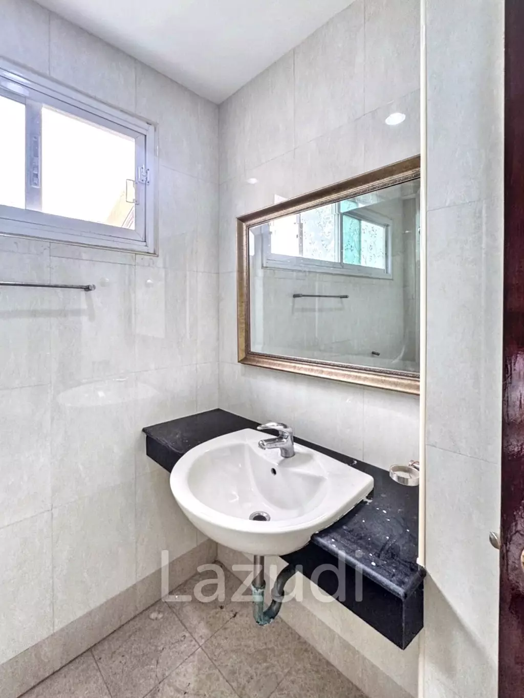 4 Bedroom 6 Bathroom 28 Sq.w Leo Classic Place