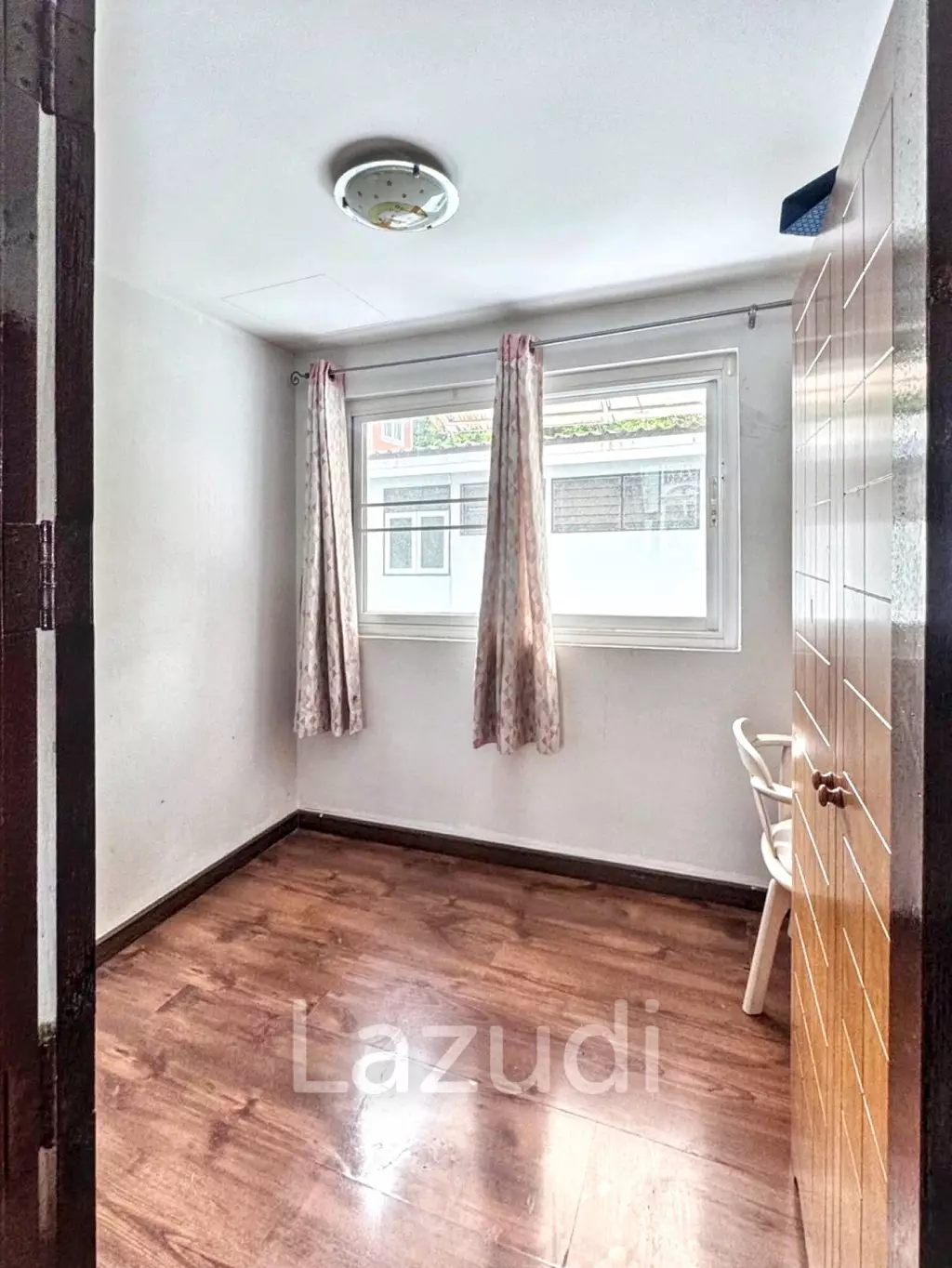 4 Bedroom 6 Bathroom 28 Sq.w Leo Classic Place