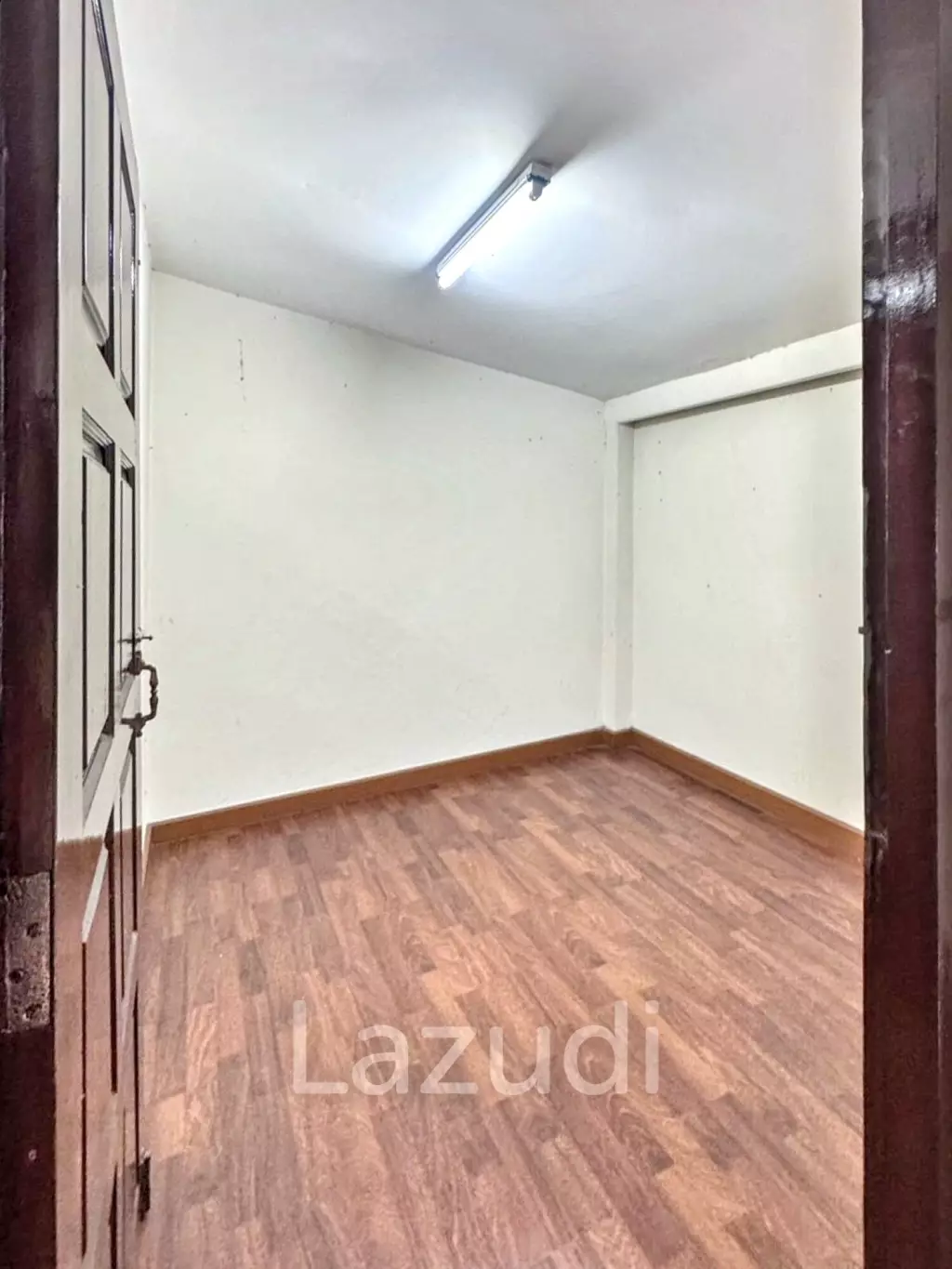 4 Bedroom 6 Bathroom 28 Sq.w Leo Classic Place