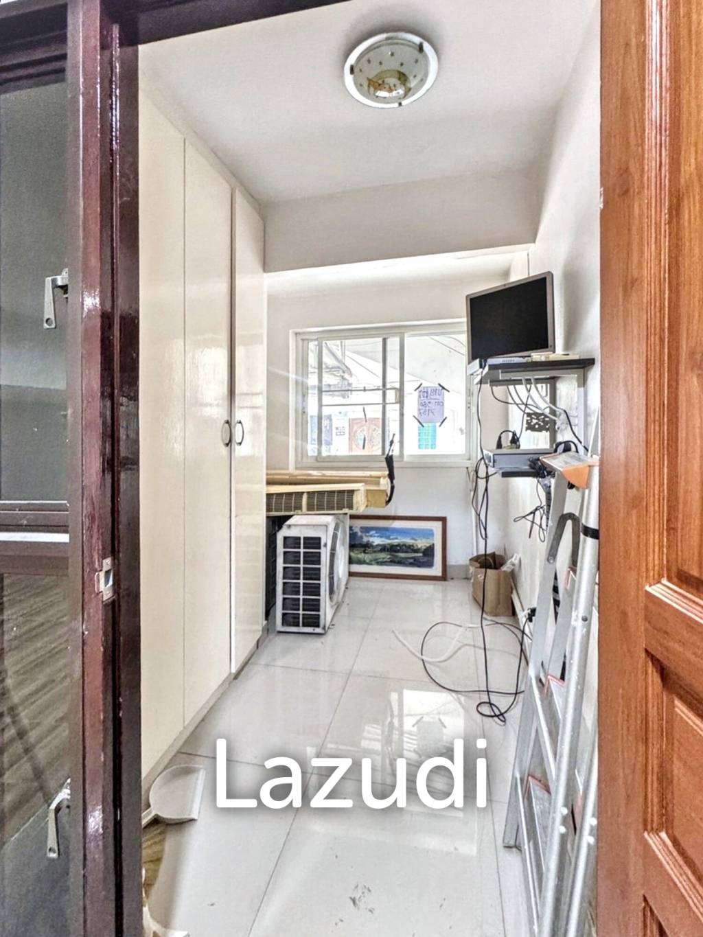 4 Bedroom 6 Bathroom 28 Sq.w Leo Classic Place