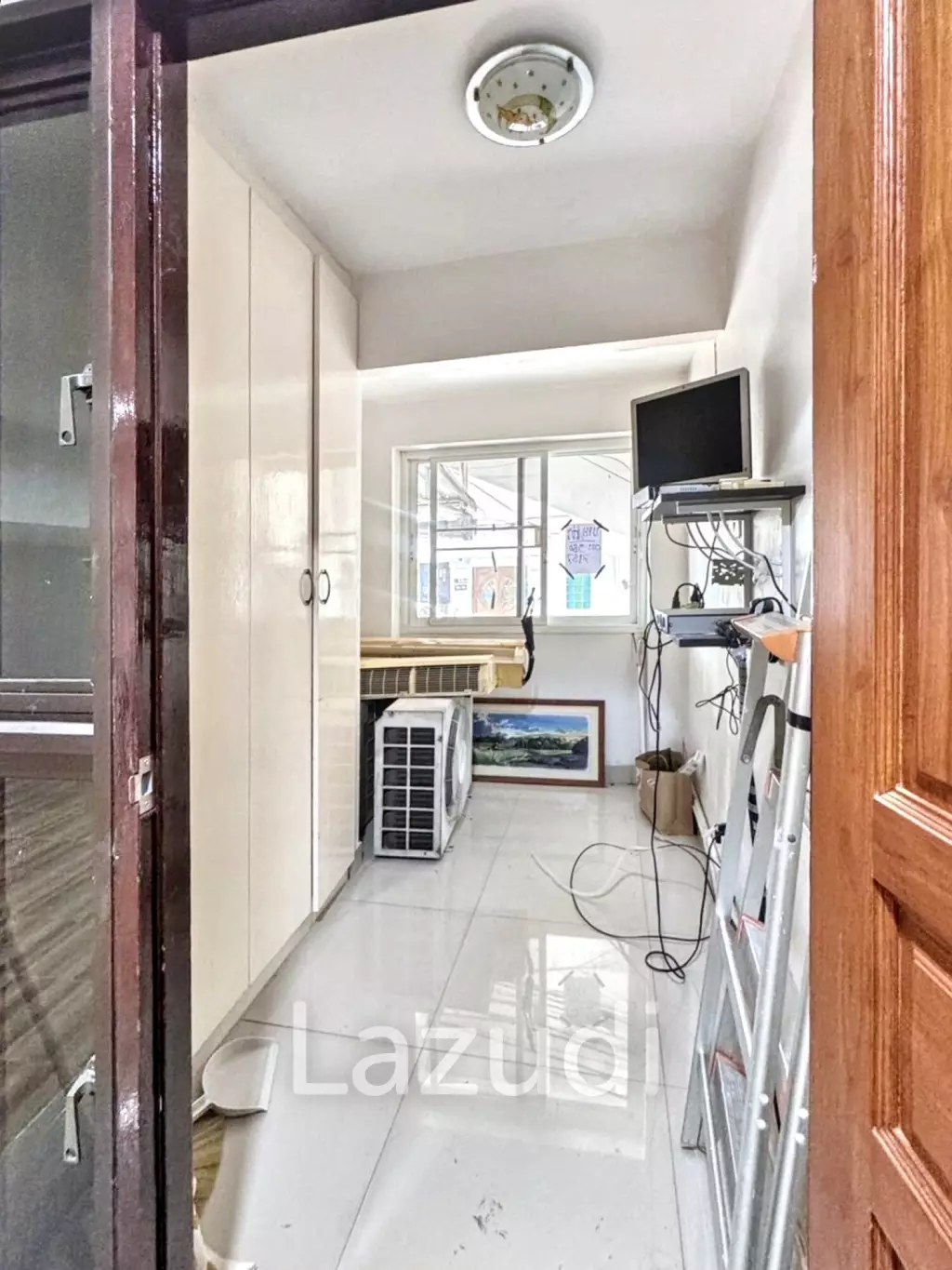 4 Bedroom 6 Bathroom 28 Sq.w Leo Classic Place