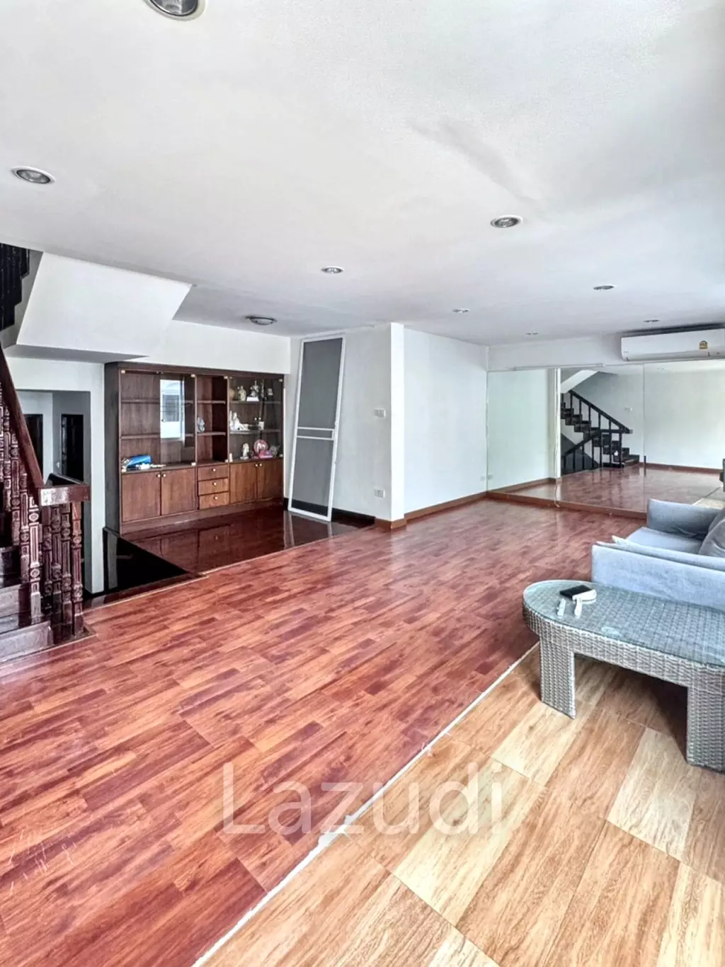 4 Bedroom 6 Bathroom 28 Sq.w Leo Classic Place