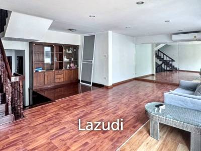 4 Bedroom 6 Bathroom 28 Sq.w Leo Classic Place