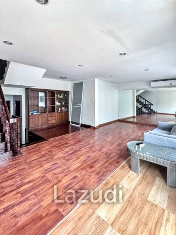 4 Bedroom 6 Bathroom 28 Sq.w Leo Classic Place