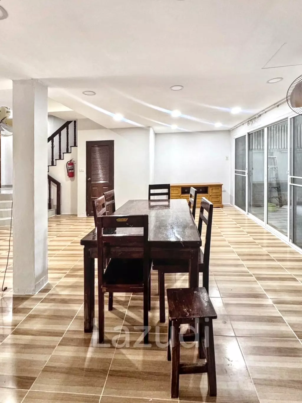 4 Bedroom 6 Bathroom 28 Sq.w Leo Classic Place