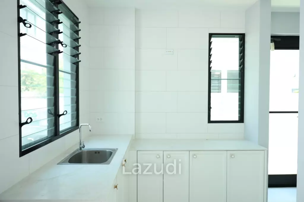 5 bed 6 bath 449 SQ.M for rent with private pool