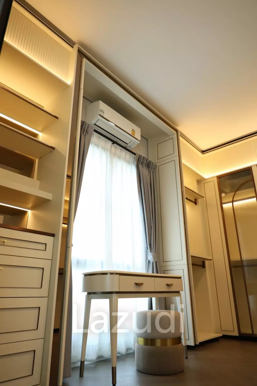 5 bed 6 bath 449 SQ.M for rent with private pool
