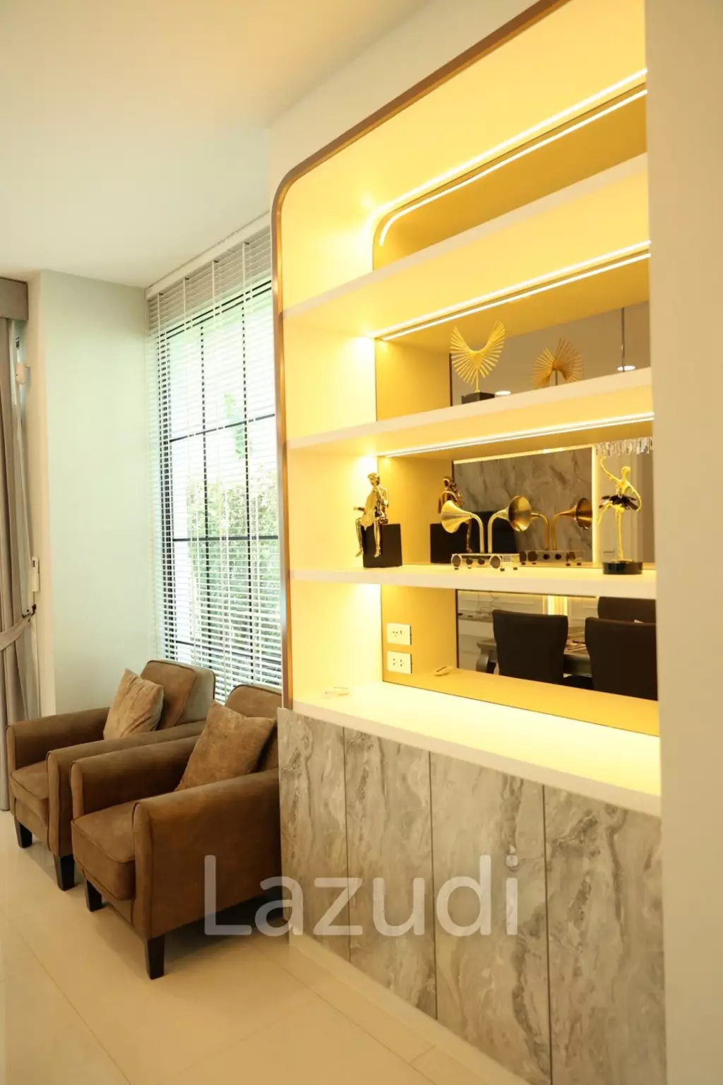 5 bed 6 bath 449 SQ.M for rent with private pool