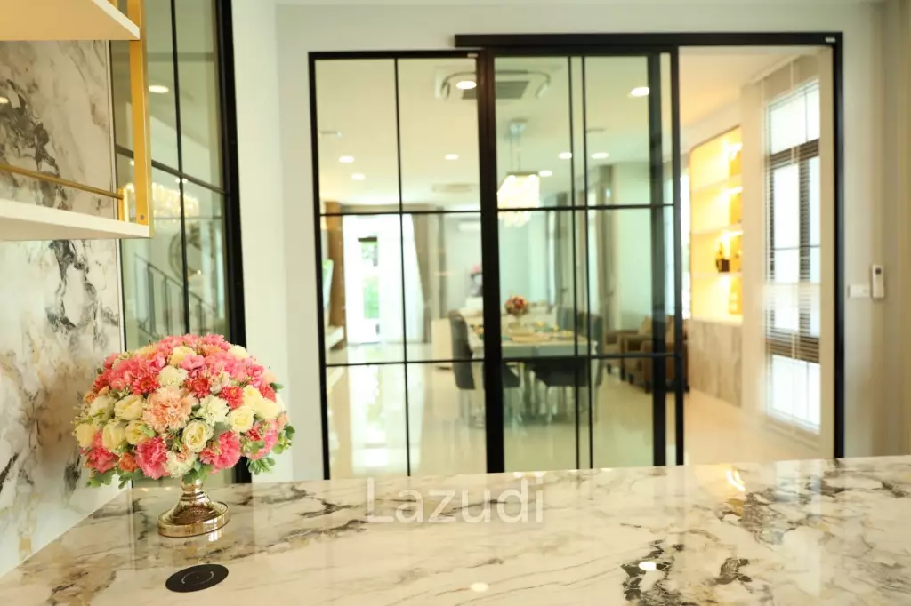 5 bed 6 bath 449 SQ.M for rent with private pool