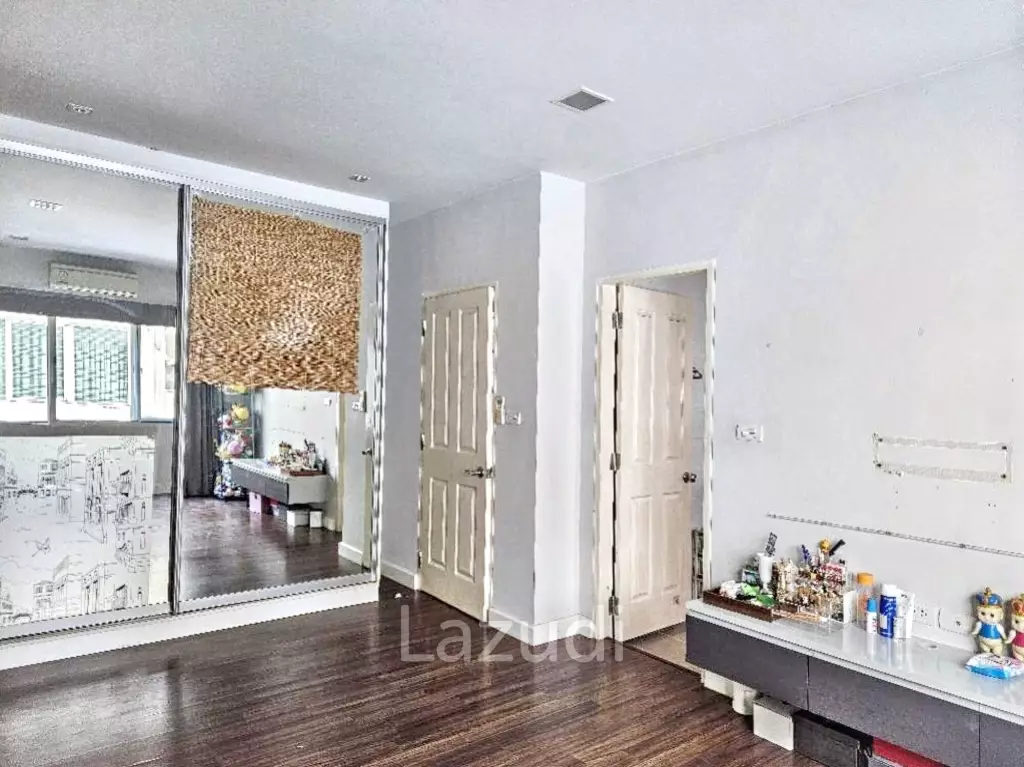 3 Bed 3 Bath 162 SQ.M At Town Avenue Rama9