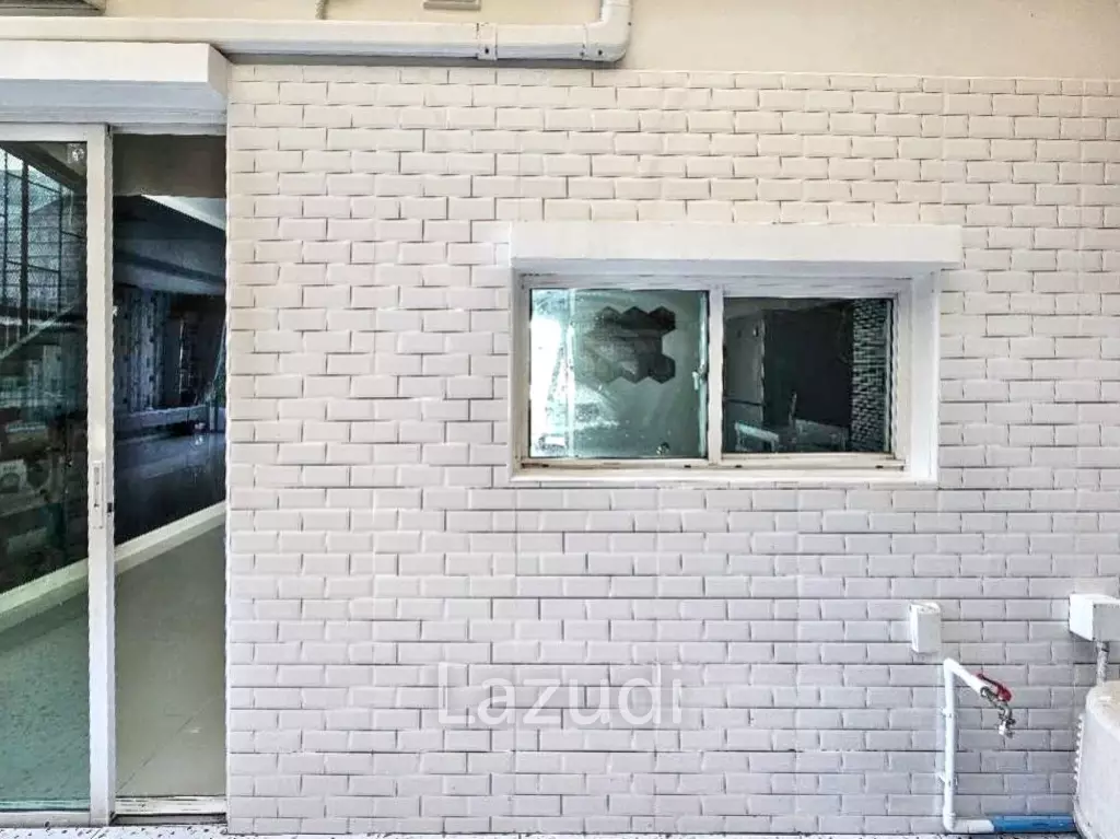 3 Bed 3 Bath 162 SQ.M At Town Avenue Rama9