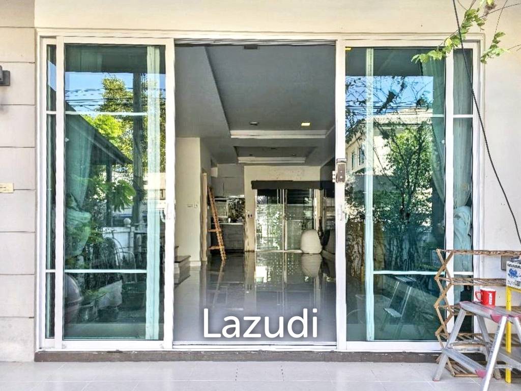 3 Bed 3 Bath 162 SQ.M At Town Avenue Rama9