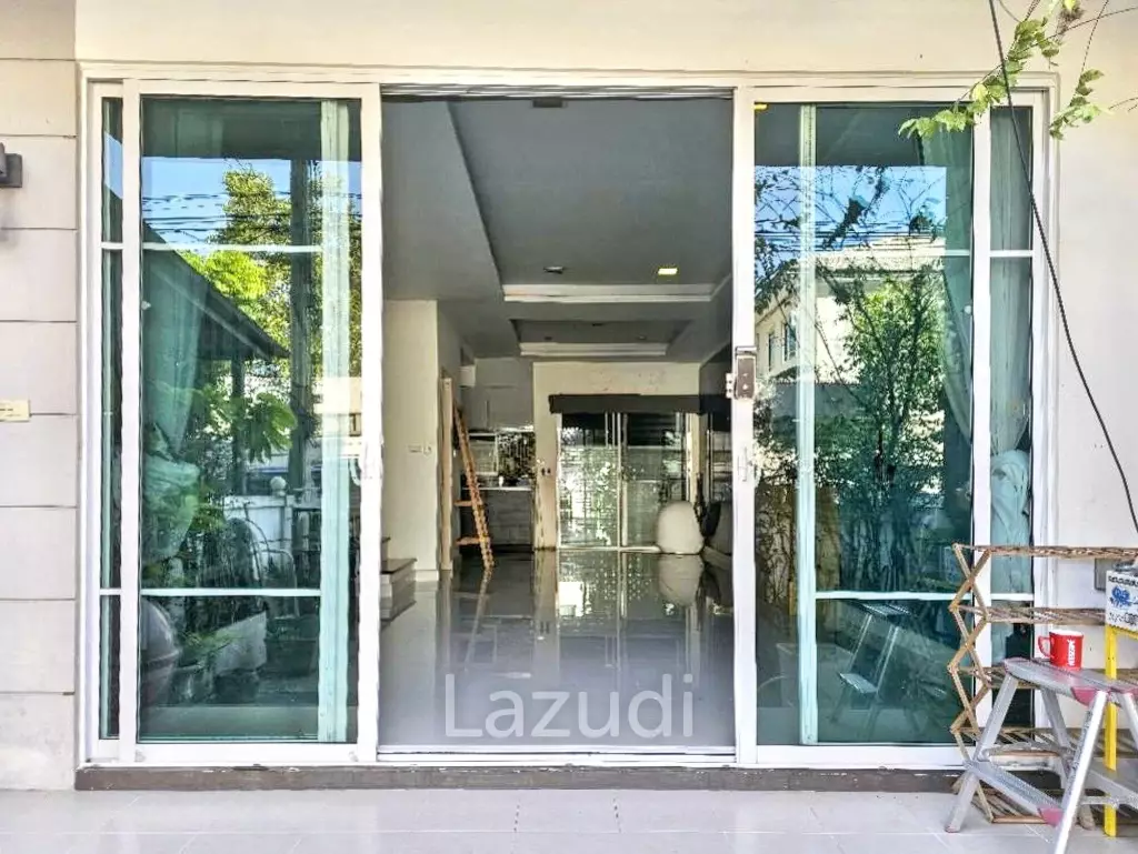 3 Bed 3 Bath 162 SQ.M At Town Avenue Rama9