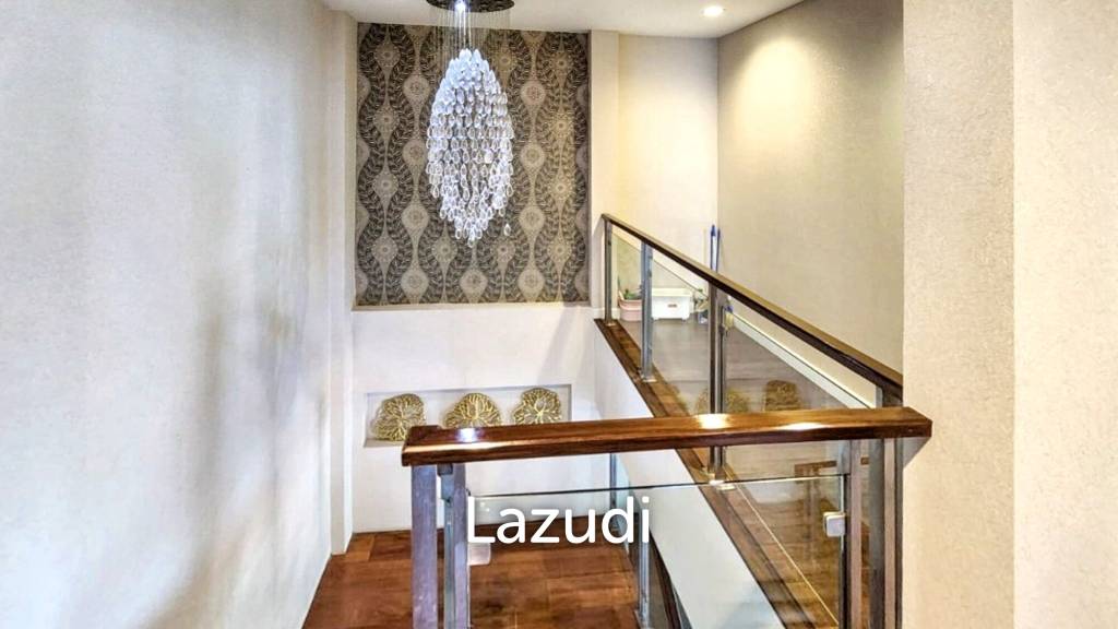 Family-Friendly Villa at Sukhumvit, Phrom Pong, Bangkok