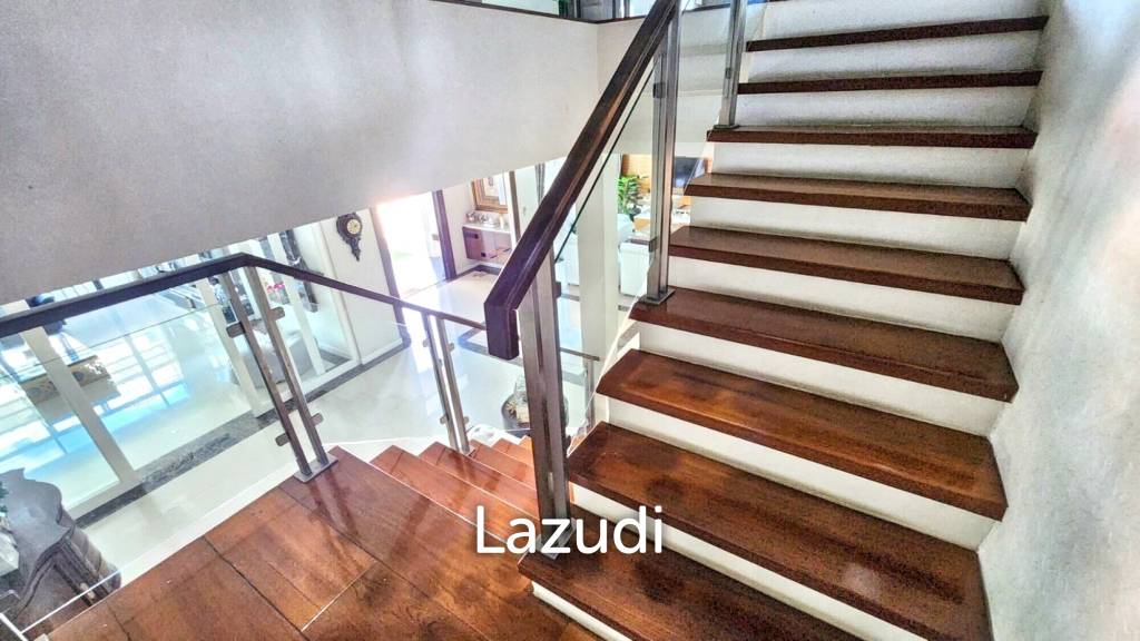Family-Friendly Villa at Sukhumvit, Phrom Pong, Bangkok