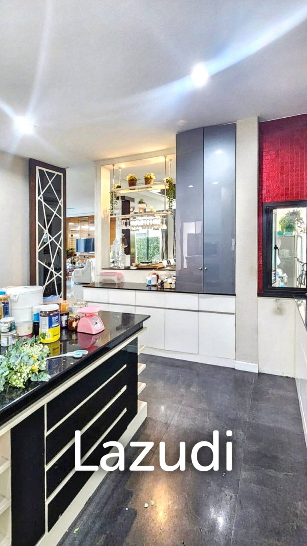 Family-Friendly Villa at Sukhumvit, Phrom Pong, Bangkok