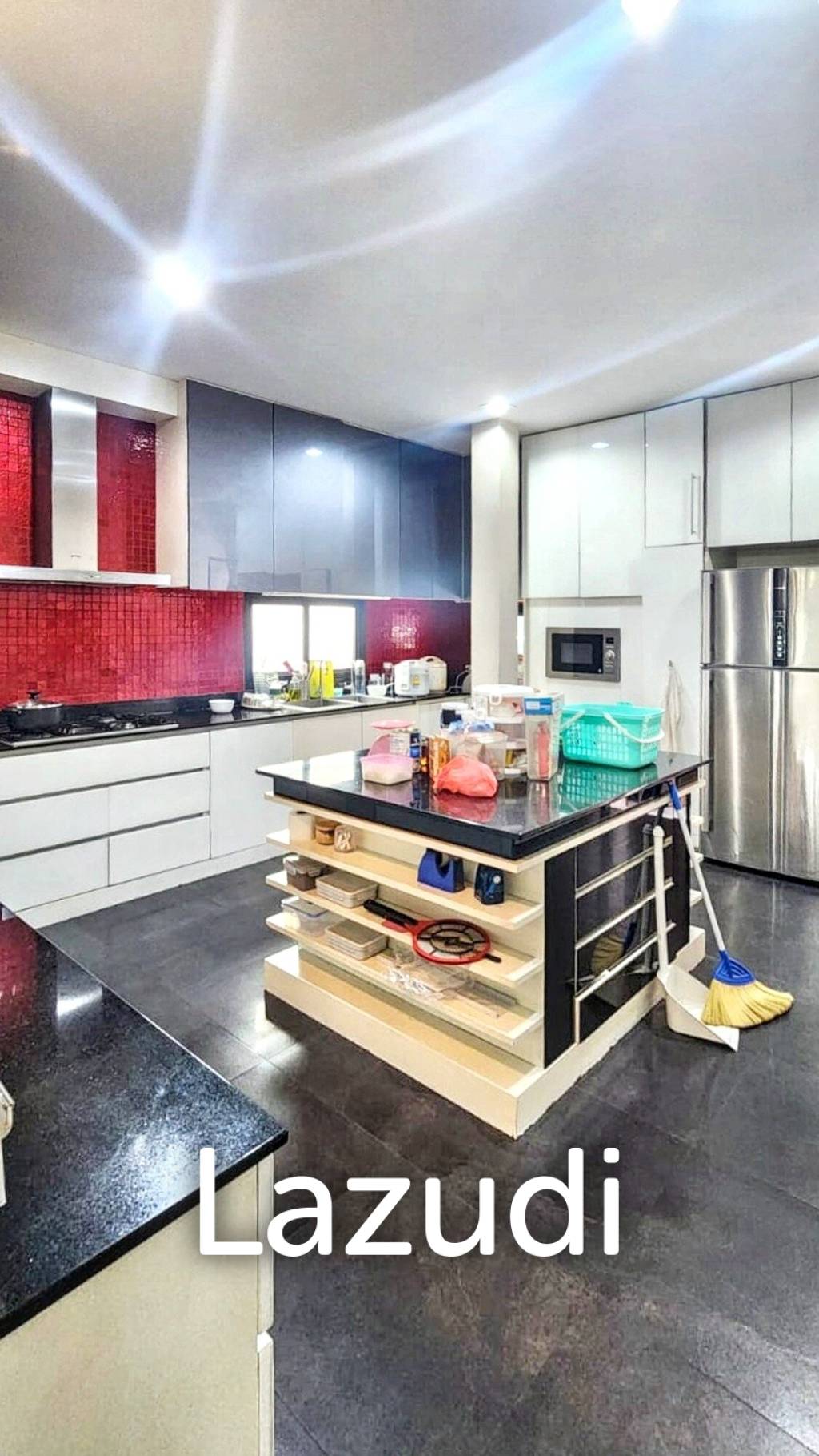 Family-Friendly Villa at Sukhumvit, Phrom Pong, Bangkok