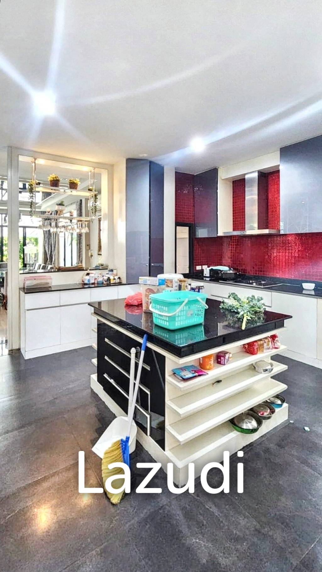Family-Friendly Villa at Sukhumvit, Phrom Pong, Bangkok