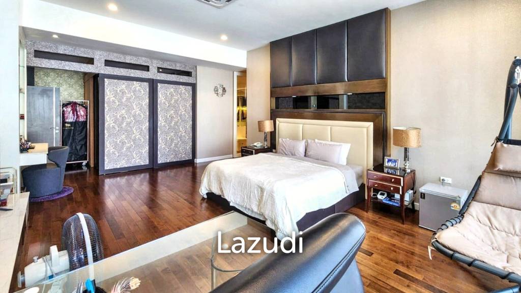 Family-Friendly Villa at Sukhumvit, Phrom Pong, Bangkok