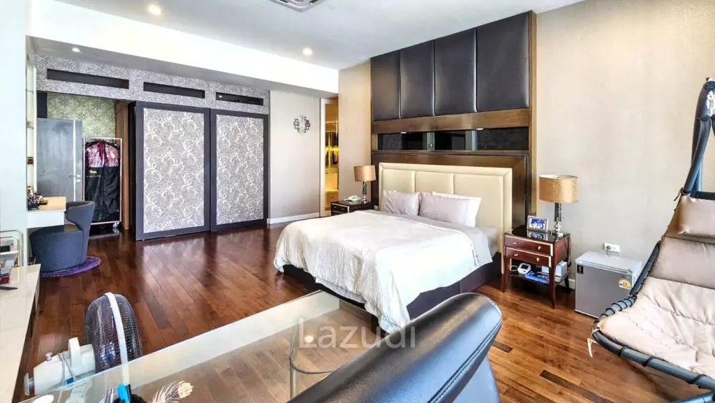 Family-Friendly Villa at Sukhumvit, Phrom Pong, Bangkok