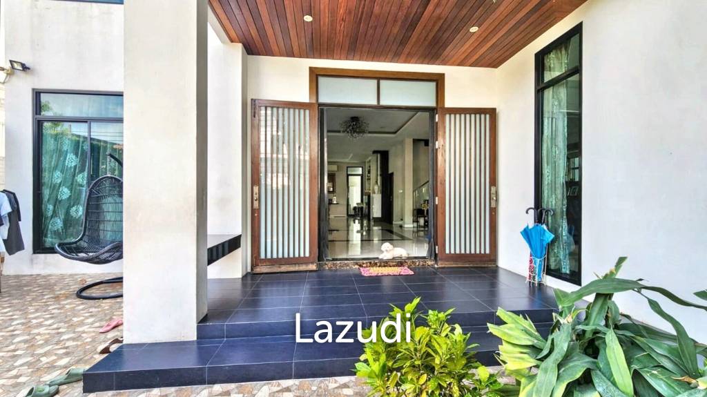 Family-Friendly Villa at Sukhumvit, Phrom Pong, Bangkok