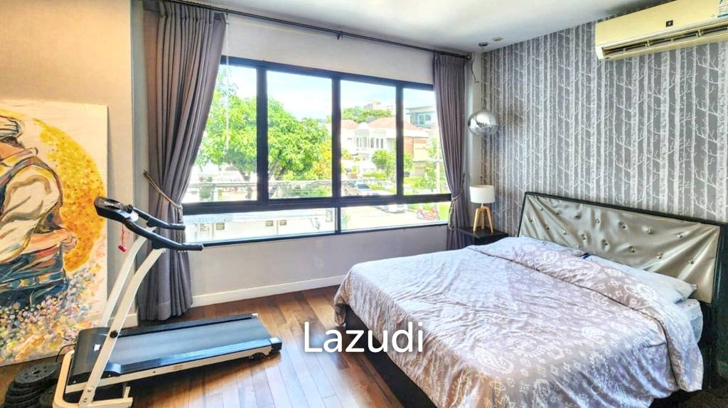 Family-Friendly Villa at Sukhumvit, Phrom Pong, Bangkok