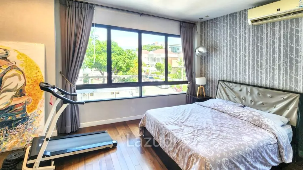 Family-Friendly Villa at Sukhumvit, Phrom Pong, Bangkok