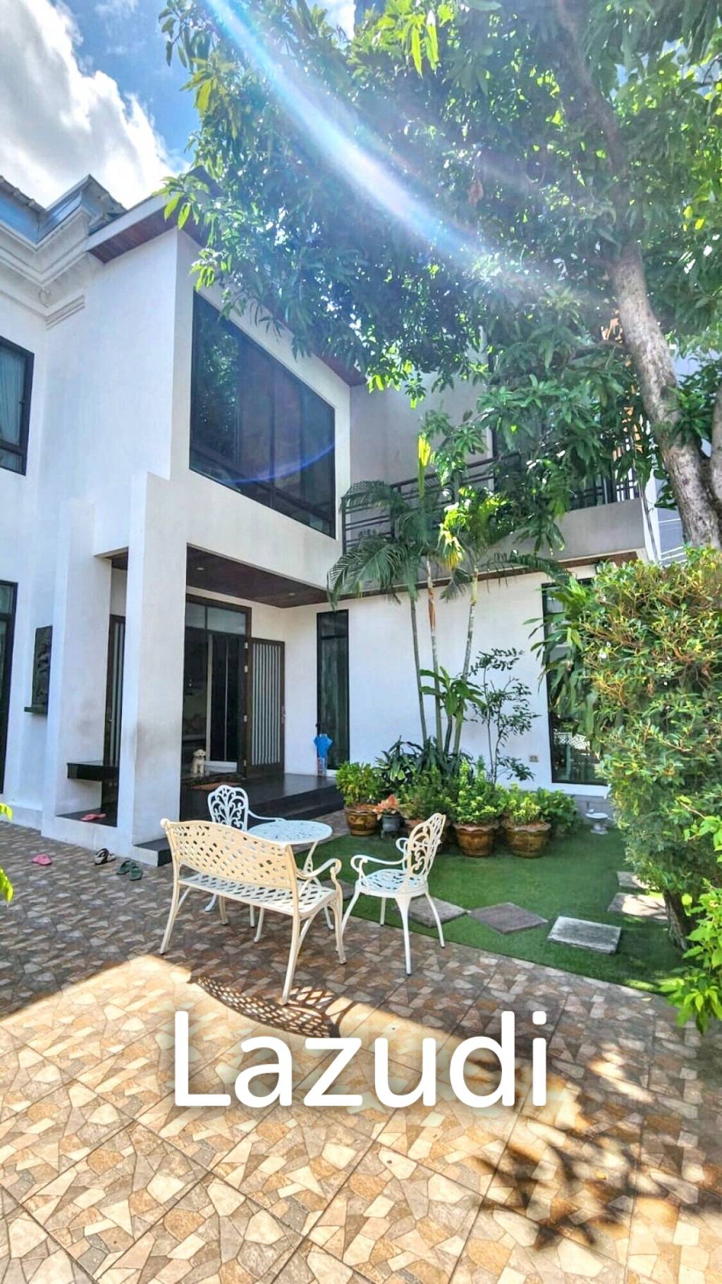 Family-Friendly Villa at Sukhumvit, Phrom Pong, Bangkok