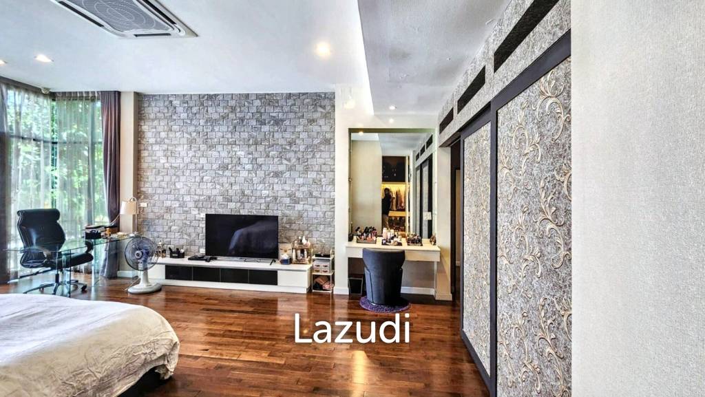 Family-Friendly Villa at Sukhumvit, Phrom Pong, Bangkok