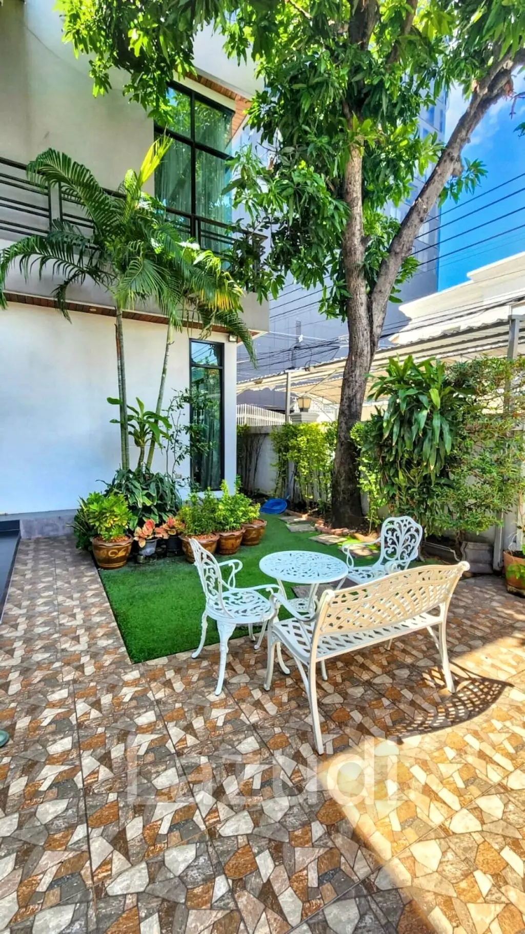 Family-Friendly Villa at Sukhumvit, Phrom Pong, Bangkok