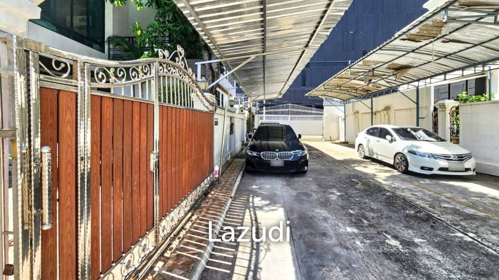 Family-Friendly Villa at Sukhumvit, Phrom Pong, Bangkok