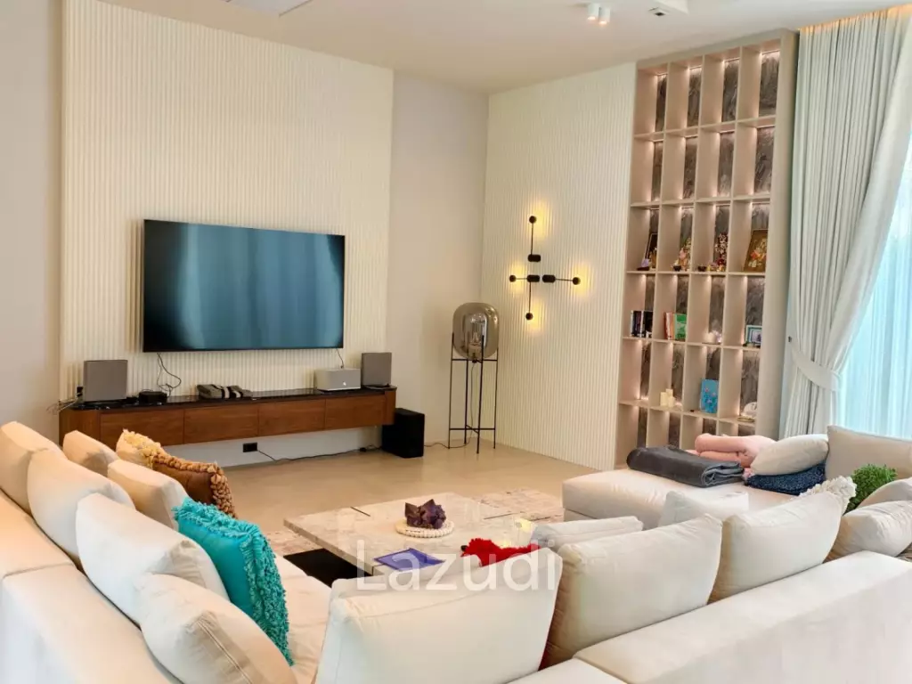 Stylish 4-Bedroom Tropical Pool Villa in Prime Bang Tao, Phuket
