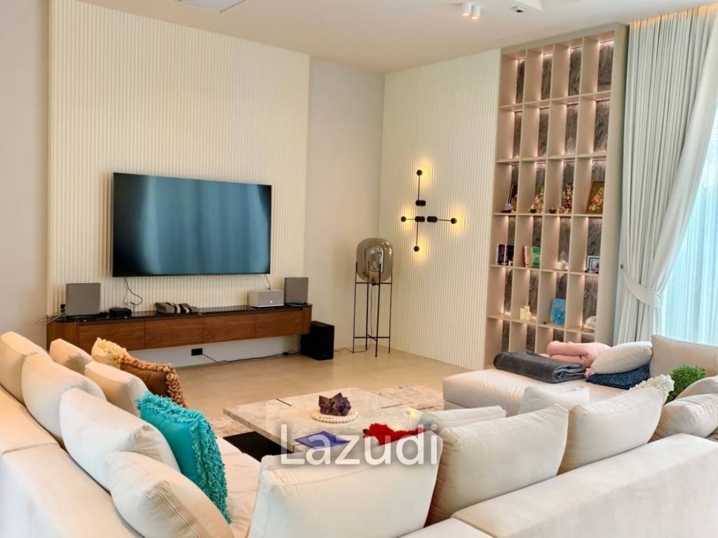 Stylish 4-Bedroom Tropical Pool Villa in Prime Bang Tao, Phuket
