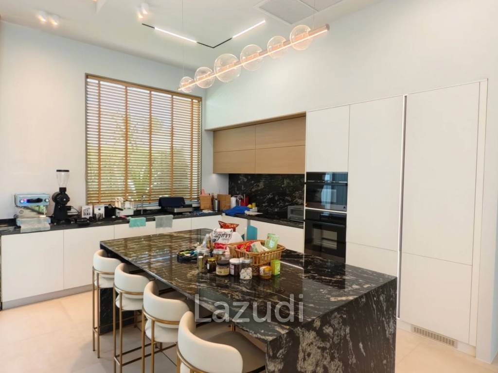 Stylish 4-Bedroom Tropical Pool Villa in Prime Bang Tao, Phuket
