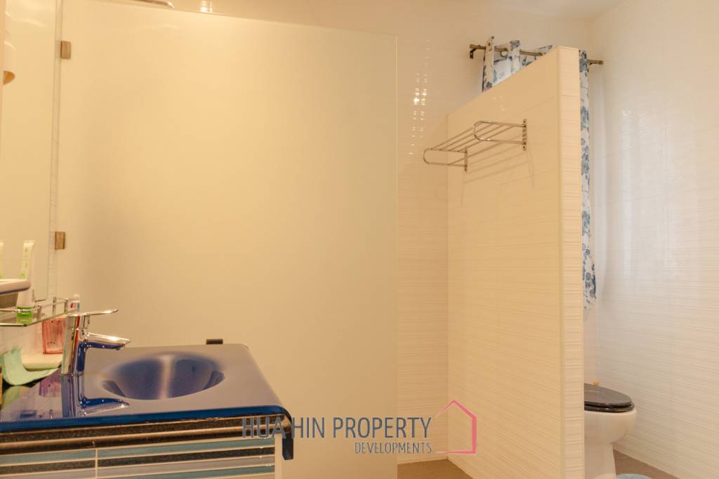 GROVE RESIDENCE HUA HIN : Luxurious 5-Bedroom Villa with quality furnished