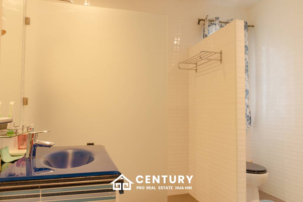 GROVE RESIDENCE HUA HIN : Luxurious 5-Bedroom Villa with quality furnished