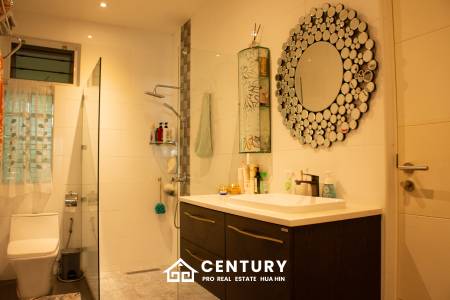 GROVE RESIDENCE HUA HIN : Luxurious 5-Bedroom Villa with quality furnished