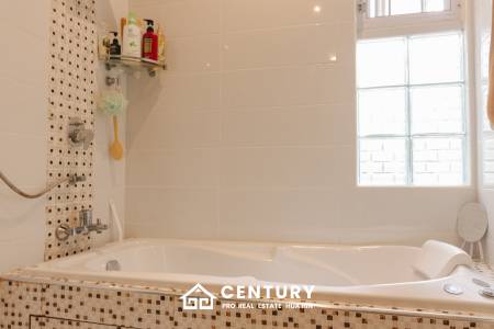 GROVE RESIDENCE HUA HIN : Luxurious 5-Bedroom Villa with quality furnished