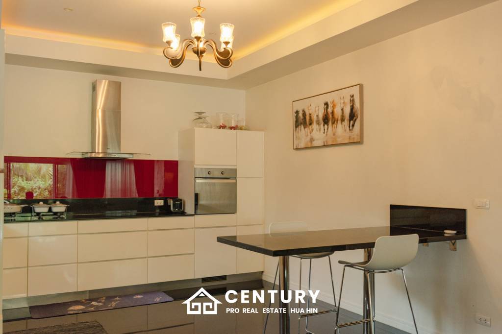 GROVE RESIDENCE HUA HIN : Luxurious 5-Bedroom Villa with quality furnished