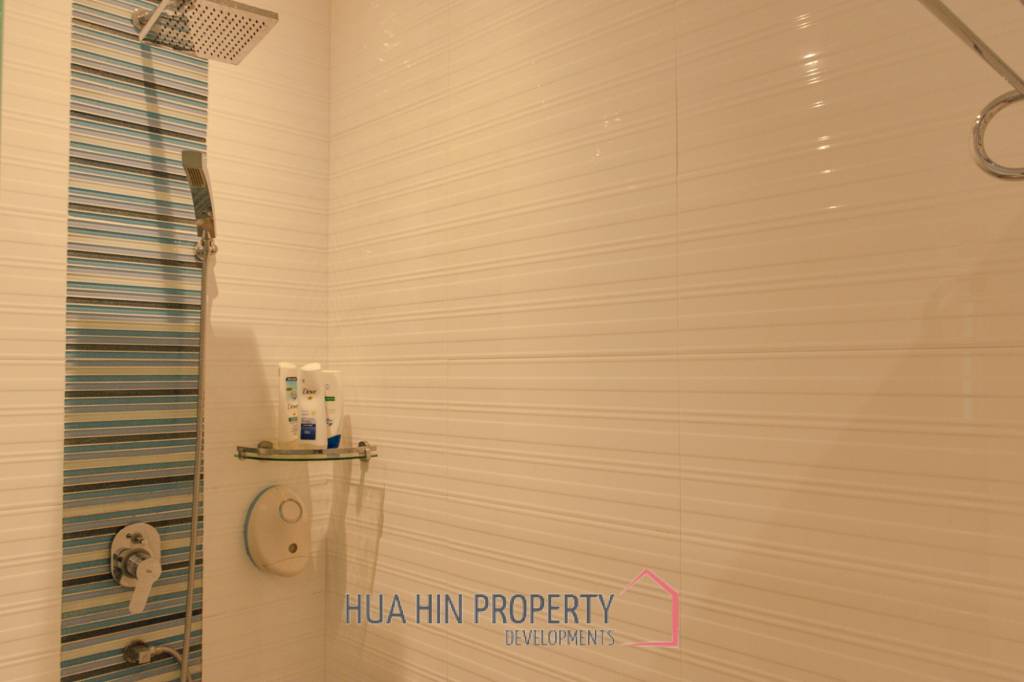 GROVE RESIDENCE HUA HIN : Luxurious 5-Bedroom Villa with quality furnished