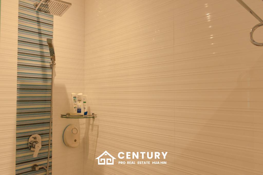 GROVE RESIDENCE HUA HIN : Luxurious 5-Bedroom Villa with quality furnished