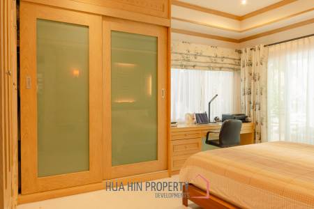 GROVE RESIDENCE HUA HIN : Luxurious 5-Bedroom Villa with quality furnished