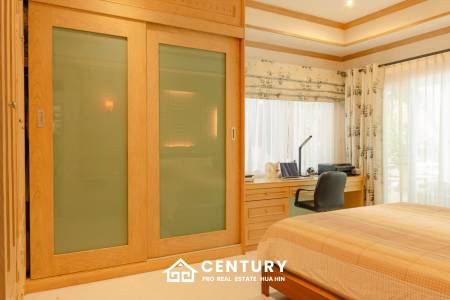 GROVE RESIDENCE HUA HIN : Luxurious 5-Bedroom Villa with quality furnished