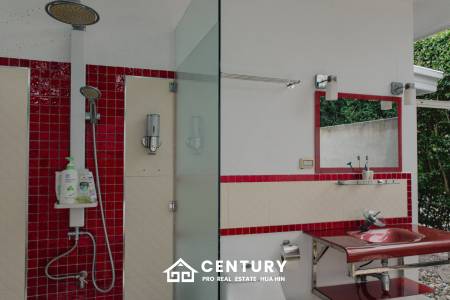 GROVE RESIDENCE HUA HIN : Luxurious 5-Bedroom Villa with quality furnished