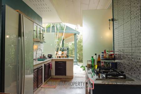 GROVE RESIDENCE HUA HIN : Luxurious 5-Bedroom Villa with quality furnished