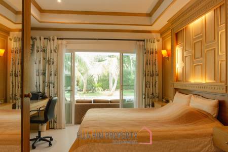 GROVE RESIDENCE HUA HIN : Luxurious 5-Bedroom Villa with quality furnished