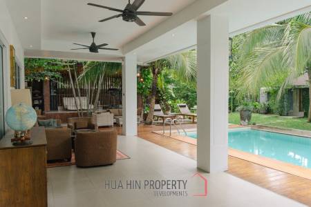 GROVE RESIDENCE HUA HIN : Luxurious 5-Bedroom Villa with quality furnished